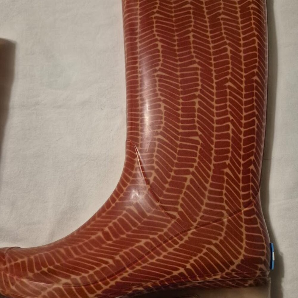 Womens Toms Rain Boots Cabrilla Waterproof Rubber Printed Red Herringbone W7 - Picture 3 of 7